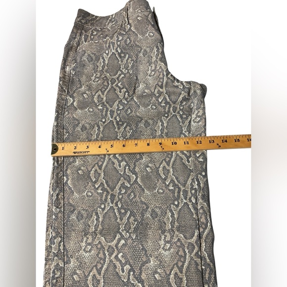Love, Fire, Low Rise Baggy Snake Print Jeans in Tan and Brown SZ 13 - Picture 8 of 13